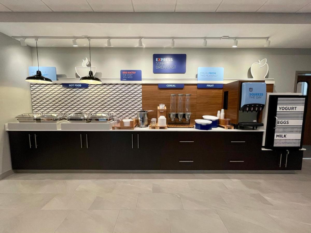 Holiday Inn Express & Suites - Ft. Smith - Airport By Ihg Fort Smith Bagian luar foto
