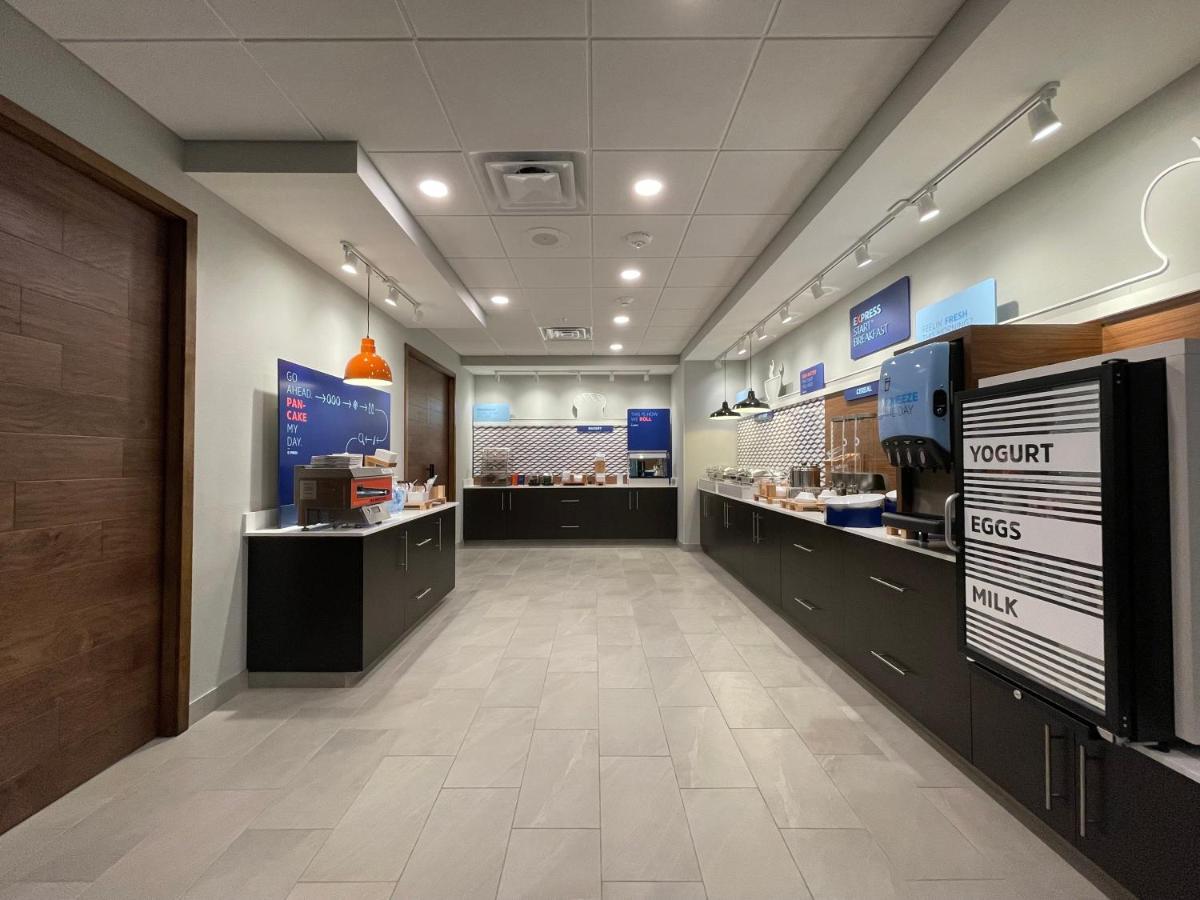 Holiday Inn Express & Suites - Ft. Smith - Airport By Ihg Fort Smith Bagian luar foto