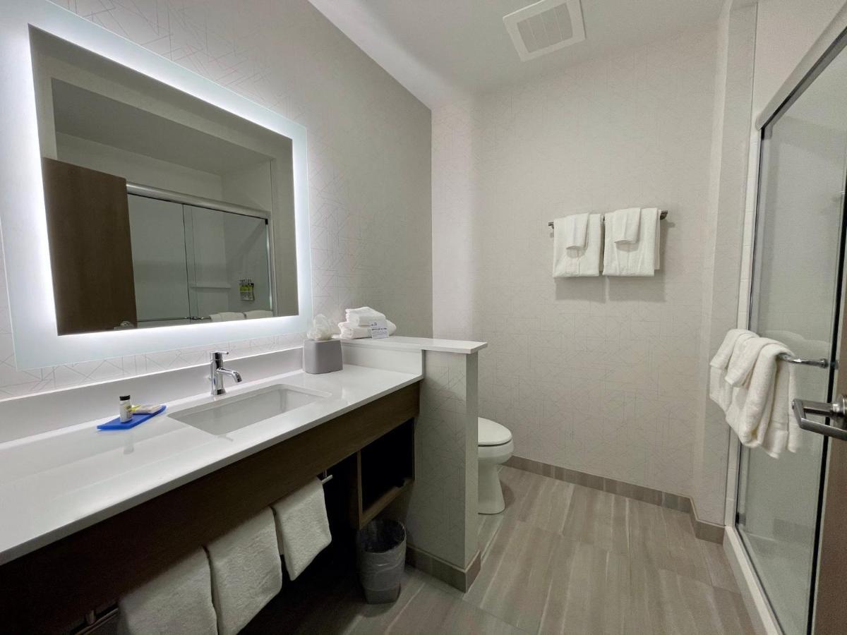Holiday Inn Express & Suites - Ft. Smith - Airport By Ihg Fort Smith Bagian luar foto